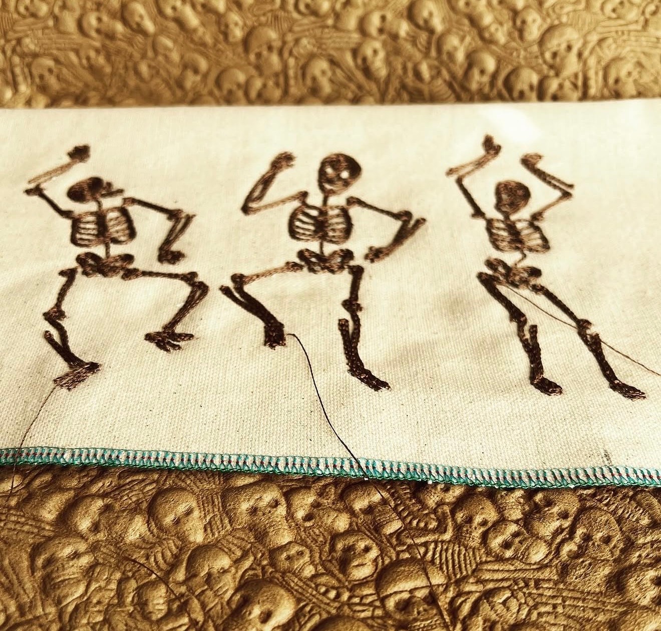 Chain stitch embroidery finished piece